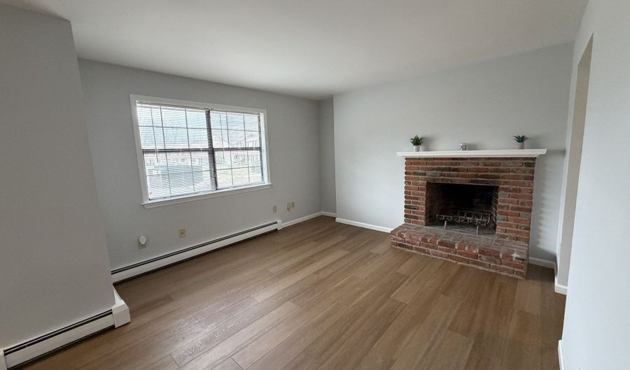 7 Homestead Ln 7, Brookfield, CT 06804 - 2 Beds, 2 Bath