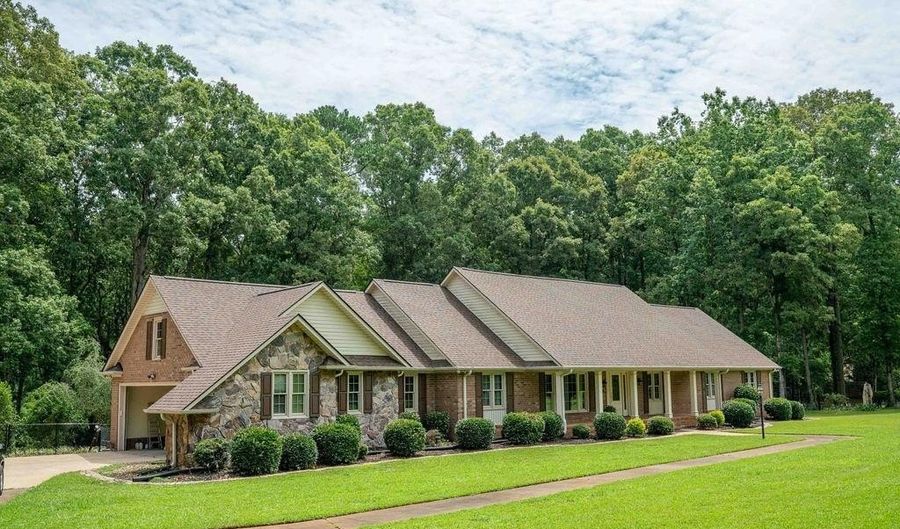 213 Guthrie Rd, Belton, SC 29627 - 4 Beds, 4 Bath