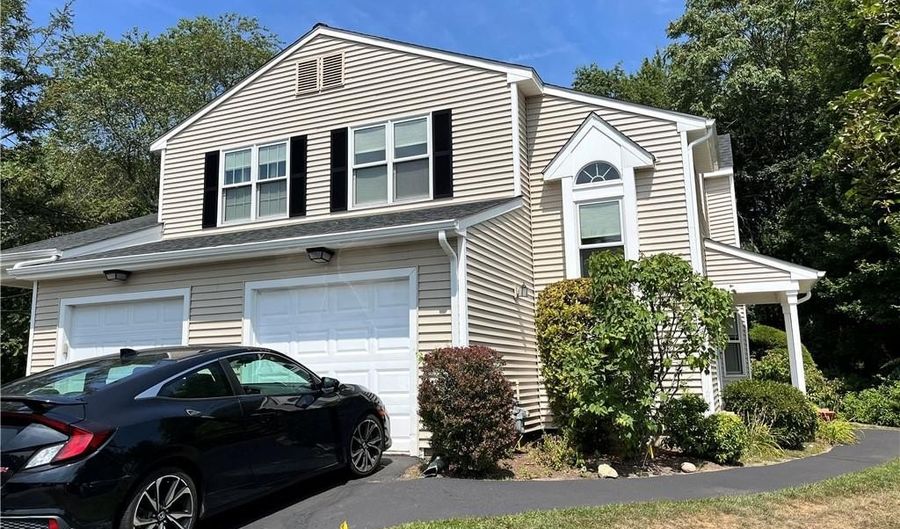27 Venturi Grn B, North Providence, RI 02904 - 2 Beds, 2 Bath