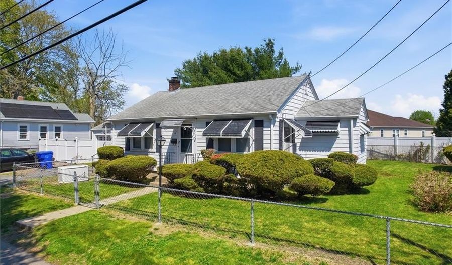15 Rhodes Ave, East Providence, RI 02915 - 1 Beds, 1 Bath