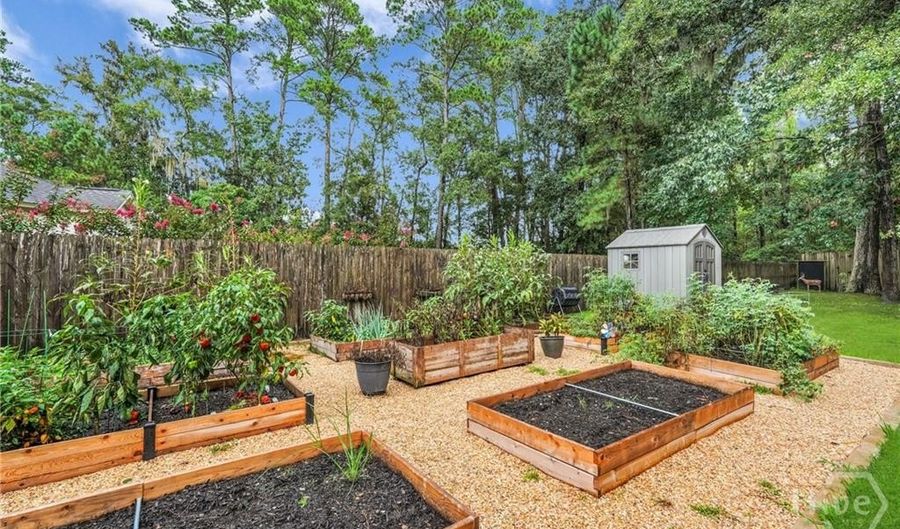 9 Autumn Leaves Ct, Savannah, GA 31410 - 4 Beds, 2 Bath