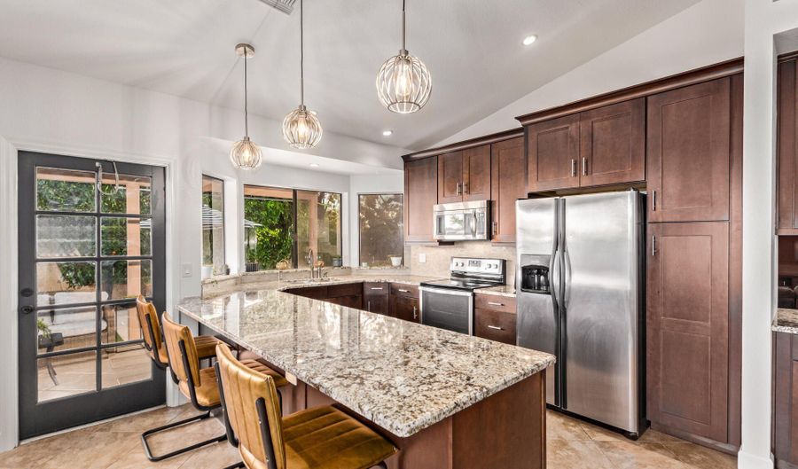 2555 N TAMARISK St, Chandler, AZ 85224 - 3 Beds, 2 Bath
