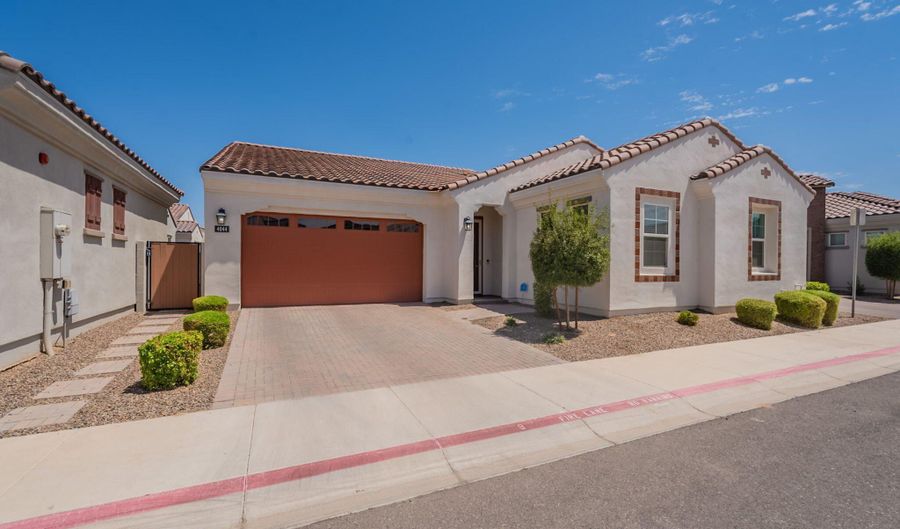 4044 E DAWSON Dr E, Chandler, AZ 85249 - 3 Beds, 3 Bath