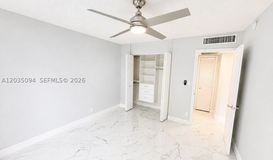3301 N Country Club Dr 305, Aventura, FL 33180 - 2 Beds, 2 Bath