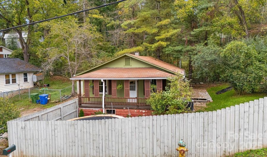 222 Glendale Ave, Asheville, NC 28803 - 2 Beds, 1 Bath