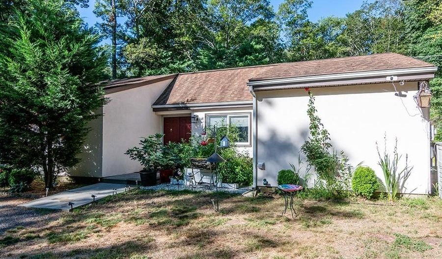 686 Gardner Rd, Exeter, RI 02822 - 3 Beds, 2 Bath