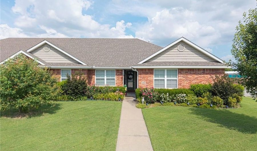 133 Honeysuckle St, Alma, AR 72921 - 3 Beds, 2 Bath