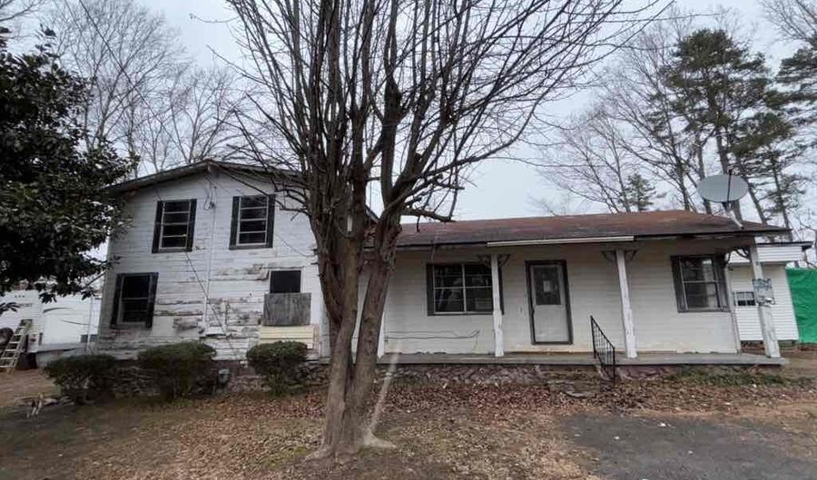 25 CR 1131, Booneville, MS 38829 - 4 Beds, 3 Bath
