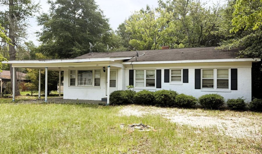 35 Myrick St, Barnwell, SC 29812 - 3 Beds, 2 Bath
