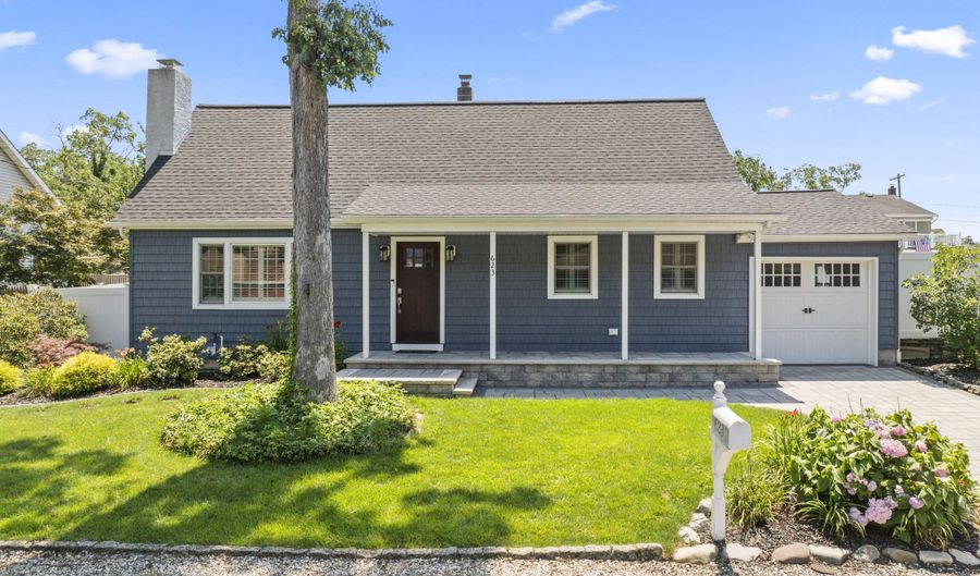 623 Forecastle Ave, Beachwood, NJ 08722 - 4 Beds, 2 Bath