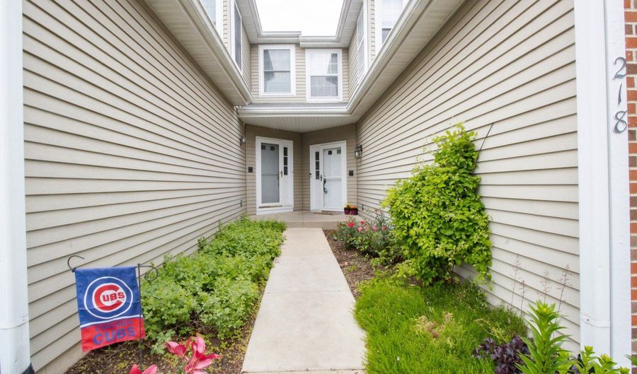 218 Partridge Ct, Algonquin, IL 60102 - 2 Beds, 3 Bath