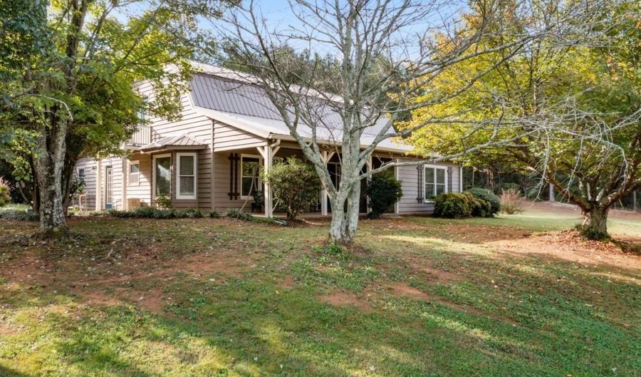 40 Wesley Rd NW, Adairsville, GA 30103 - 4 Beds, 2 Bath