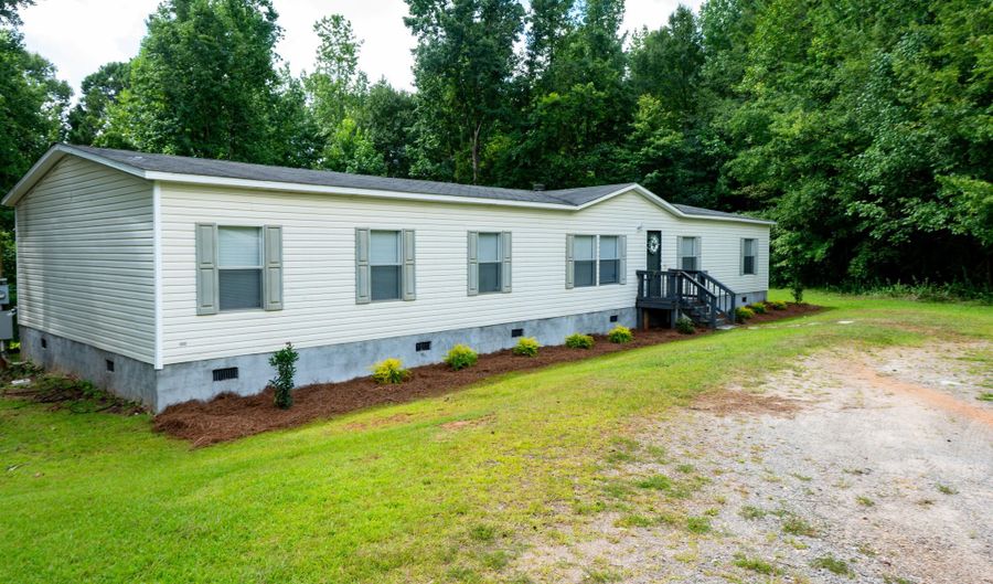 3969 Robinson Rd, Alexander City, AL 35010 - 4 Beds, 2 Bath