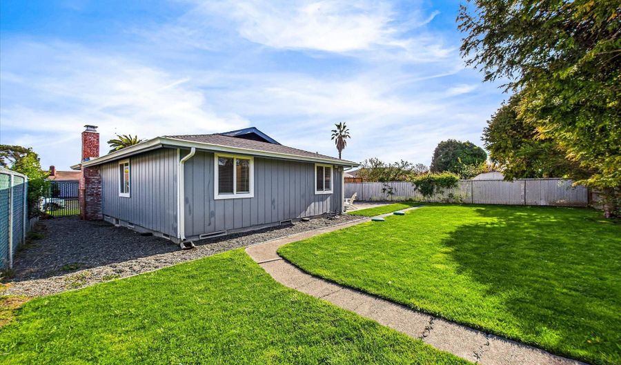 1983 Ernest Way, Arcata, CA 95521 - 3 Beds, 1 Bath
