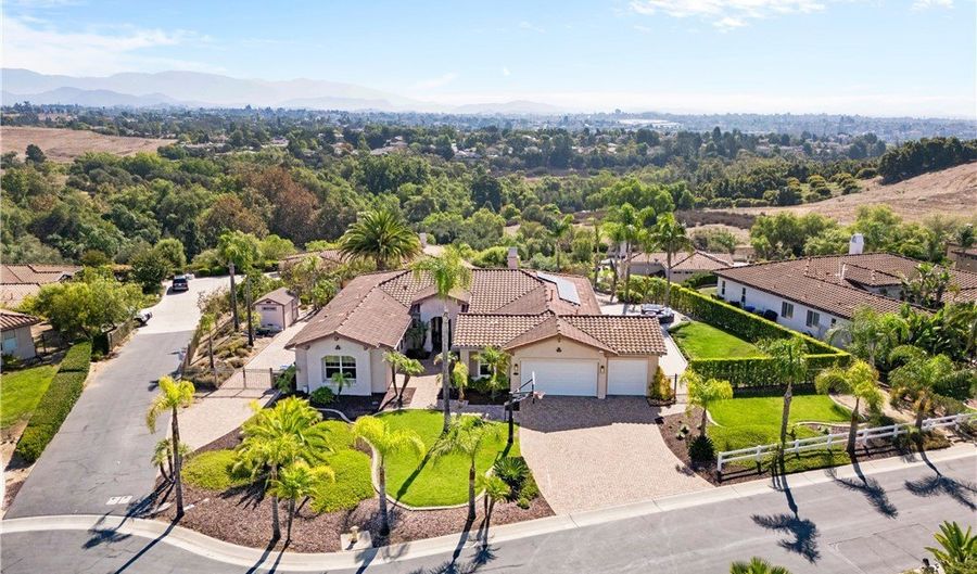 169 Mission Oaks, Fallbrook, CA 92028 - 4 Beds, 4 Bath