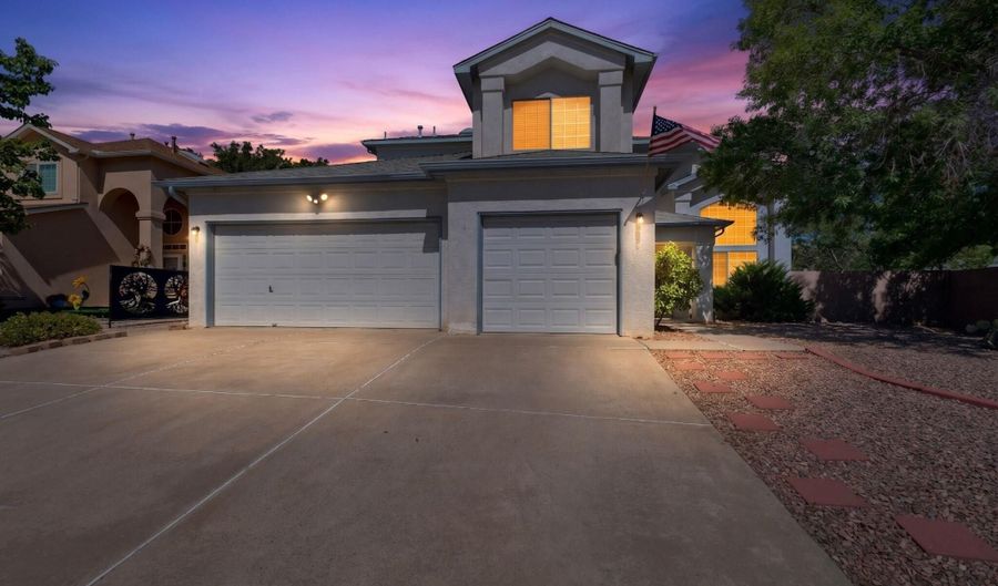 8009 Rancho Dorado Ct NW, Albuquerque, NM 87120 - 4 Beds, 3 Bath