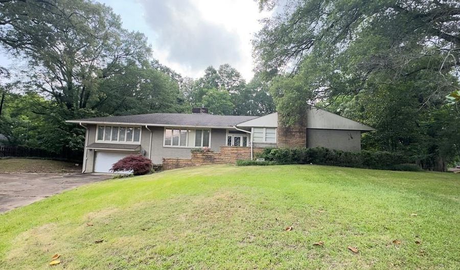 219 N. Pontotoc, Bruce, MS 38915 - 4 Beds, 4 Bath