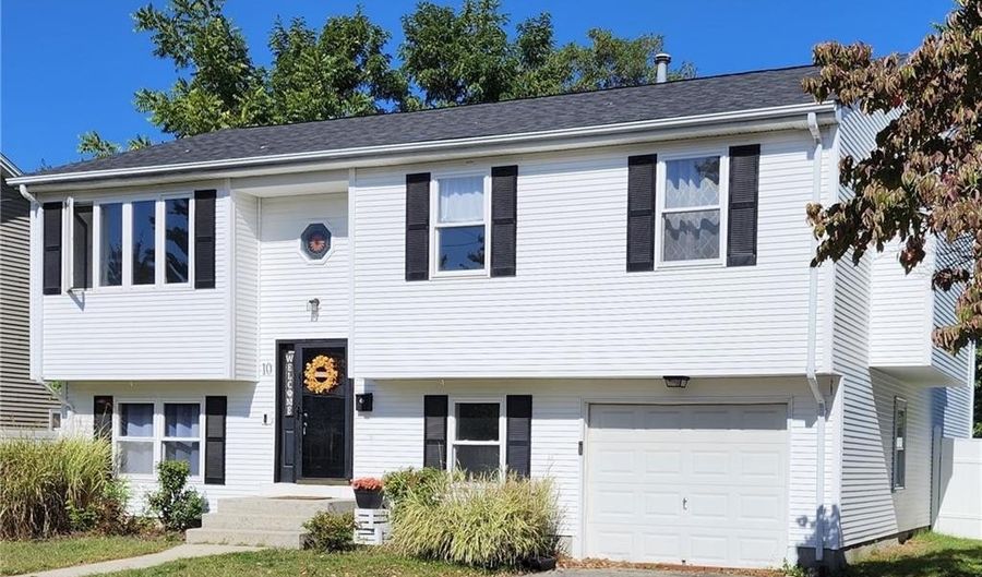 10 Sadler St, North Providence, RI 02911 - 5 Beds, 2 Bath