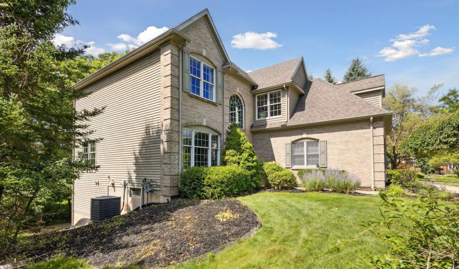 6300 Redington Ct SE, Ada, MI 49301 - 5 Beds, 4 Bath
