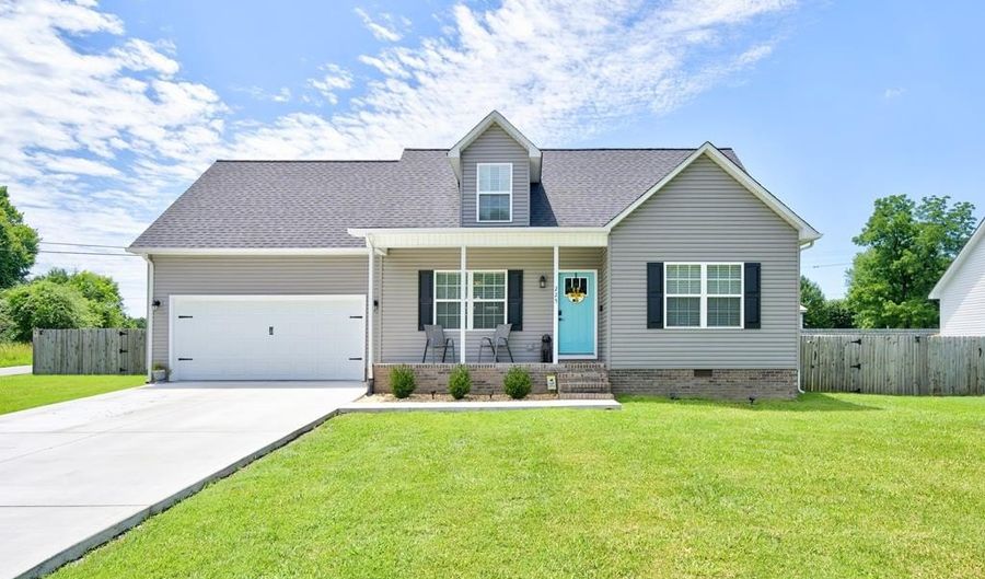 225 Peach St, Baxter, TN 38544 - 4 Beds, 2 Bath