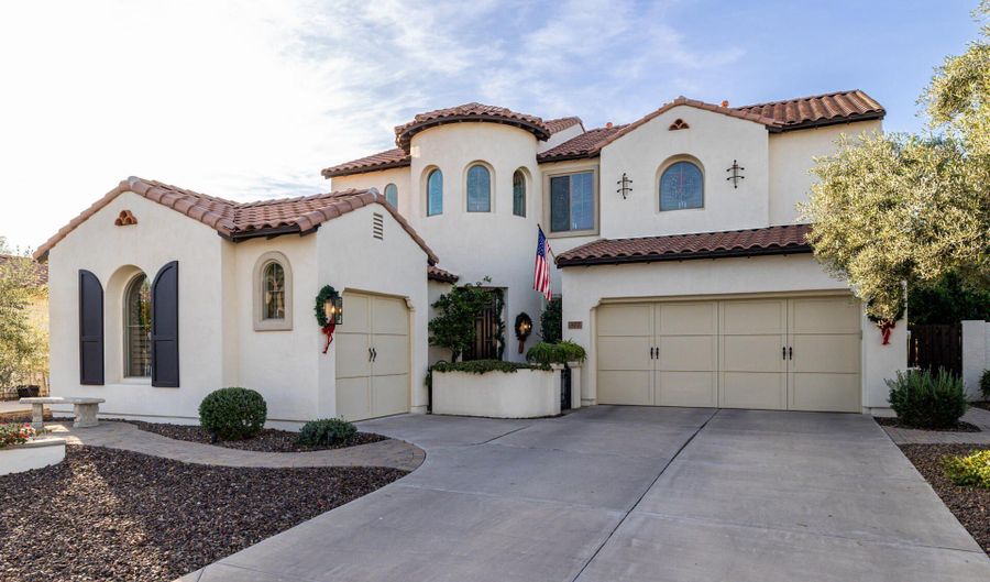 377 W DESERT BROOM Dr, Chandler, AZ 85248 - 4 Beds, 3 Bath