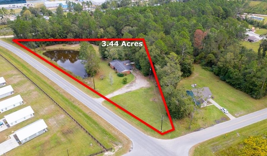 537 City Cir, Baxley, GA 31513 - 7 Beds, 5 Bath