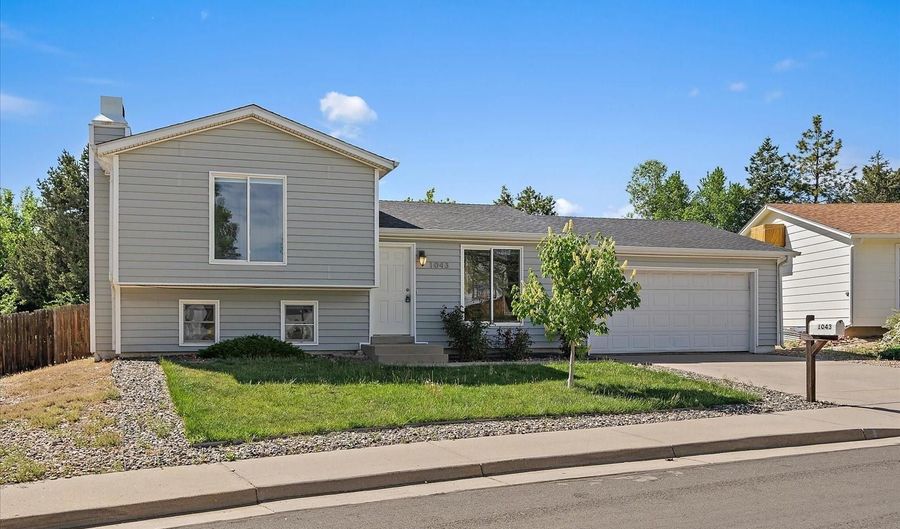 1043 Lilac Ct, Broomfield, CO 80020 - 3 Beds, 2 Bath