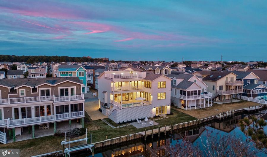 124 LAYTON Dr, Bethany Beach, DE 19930 - 5 Beds, 5 Bath