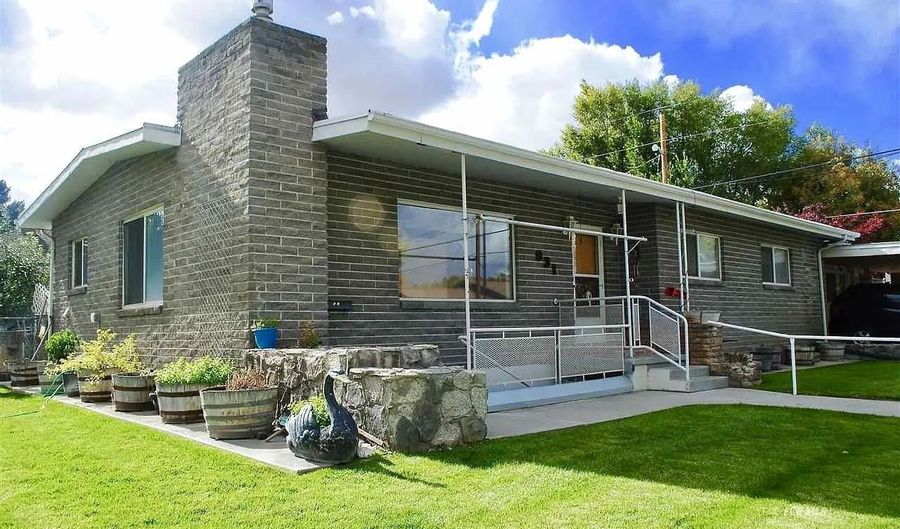 931 1st St, Elko, NV 89801 - 7 Beds, 4 Bath