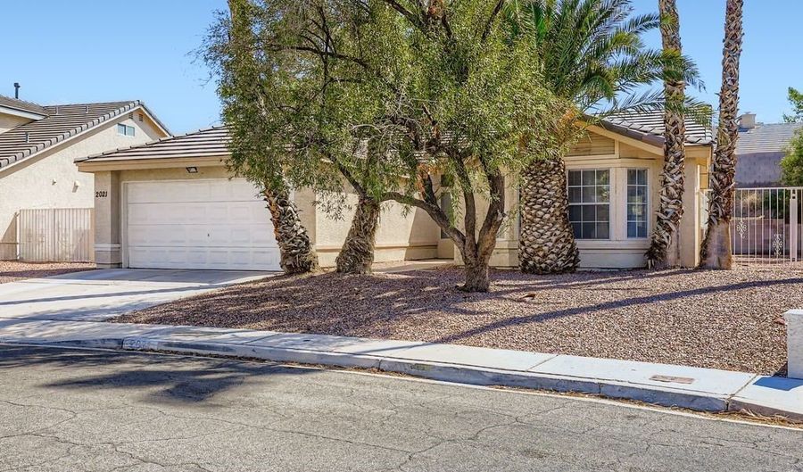 2021 Angel Falls Dr, Henderson, NV 89074 - 2 Beds, 2 Bath