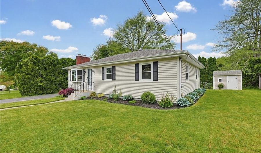 3 King St, Bristol, RI 02809 - 3 Beds, 2 Bath