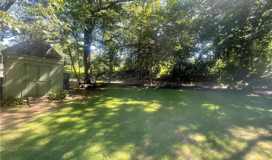 90 Brookdale St, Cumberland, RI 02864 - 2 Beds, 2 Bath