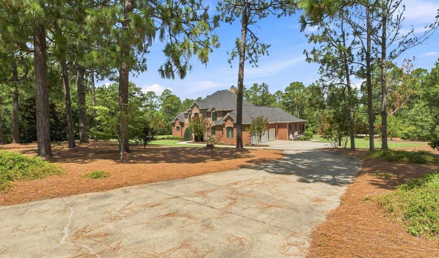584 Southgate Dr, Camden, SC 29020 - 6 Beds, 6 Bath