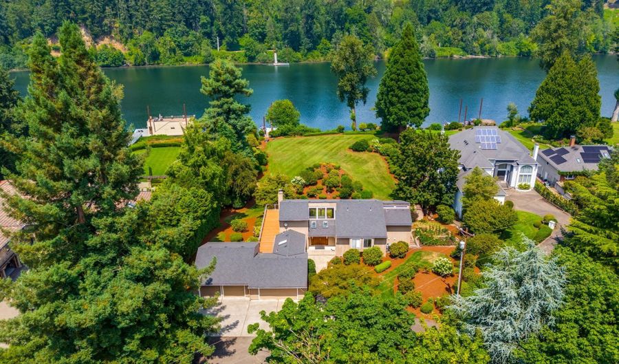 15995 NE EILERS Rd, Aurora, OR 97002 - 4 Beds, 5 Bath