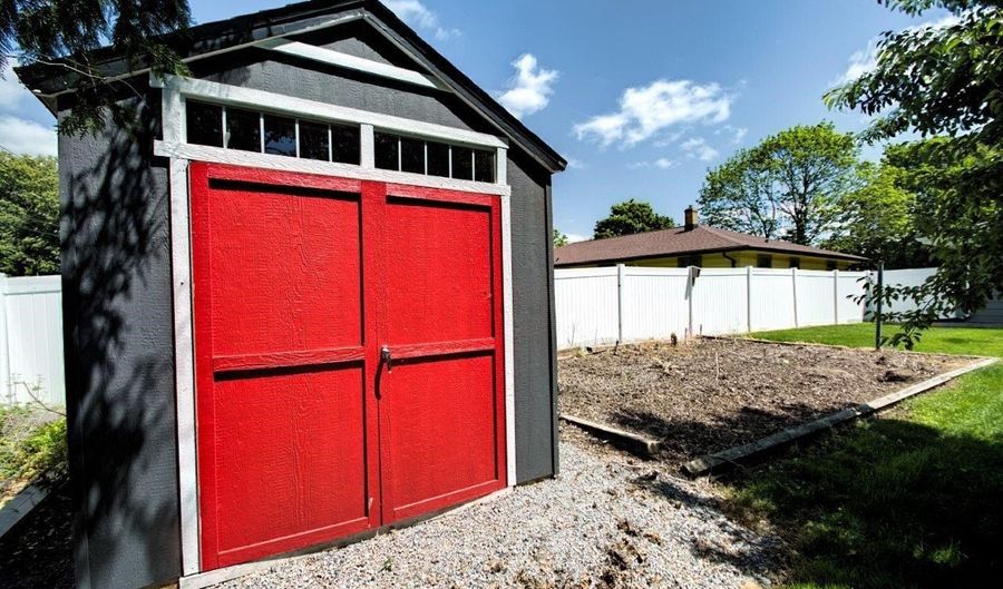 2217 N GILLETT St, Appleton, WI 54914 - 3 Beds, 2 Bath