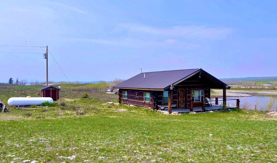 36 S Shore Rd, Babb, MT 59411 - 2 Beds, 1 Bath