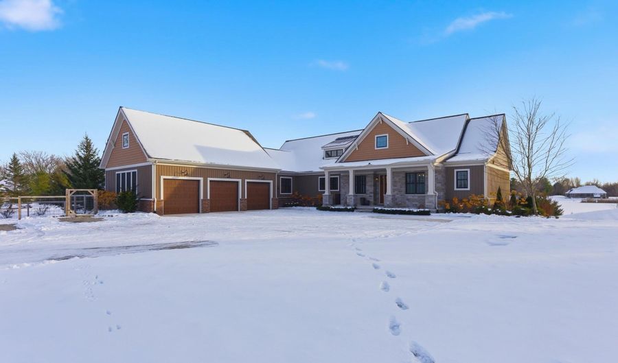 19350 33 Mile, Armada, MI 48005 - 3 Beds, 4 Bath