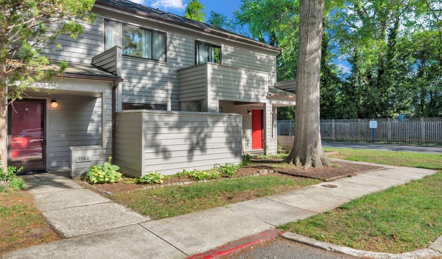 1052 CEDAR RIDGE Ct, Annapolis, MD 21403 - 3 Beds, 3 Bath