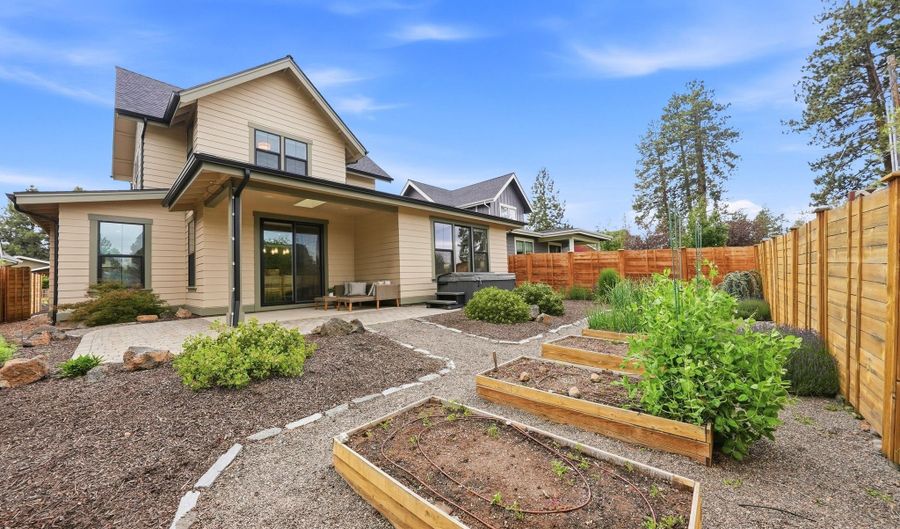 20042 SW Sunny Way, Bend, OR 97702 - 3 Beds, 3 Bath