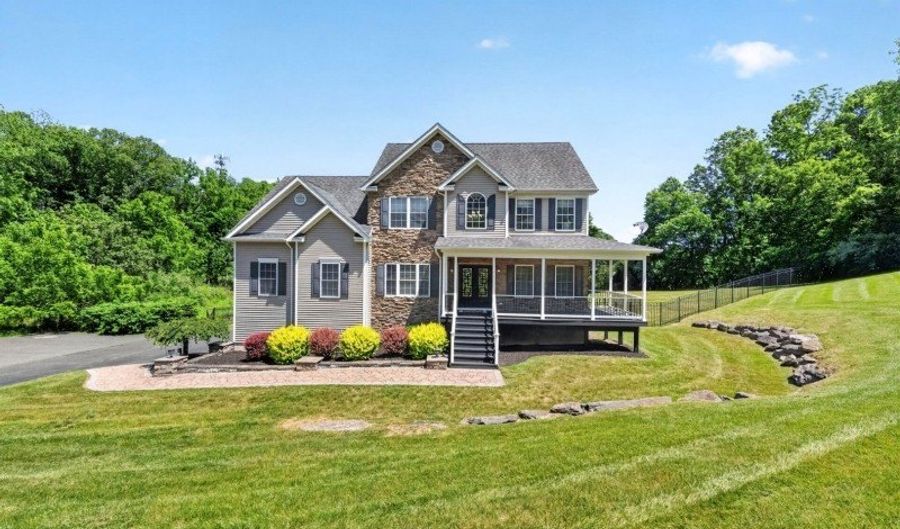 3 Walnut Trl, Andover, NJ 07860 - 4 Beds, 3 Bath