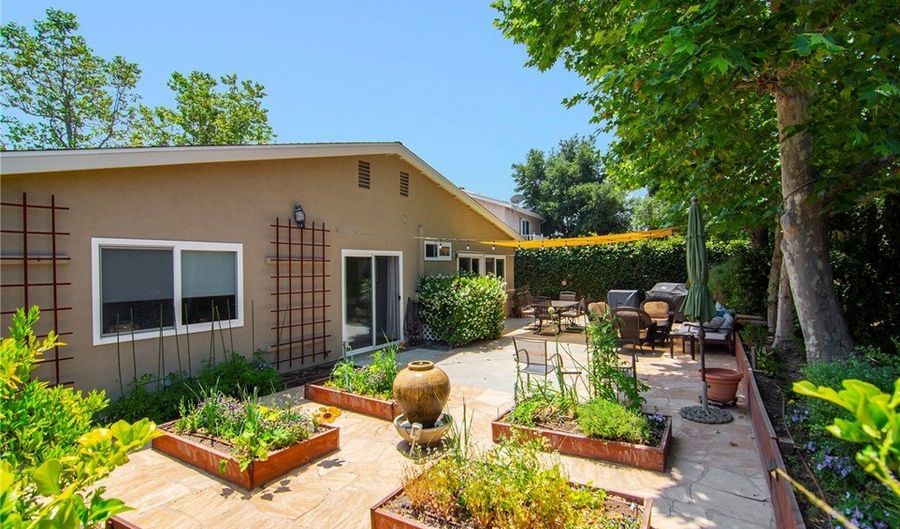 5675 Medeabrook Pl, Agoura Hills, CA 91301 - 4 Beds, 2 Bath