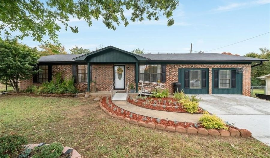 1424 Northwoods Dr, Alma, AR 72921 - 3 Beds, 2 Bath