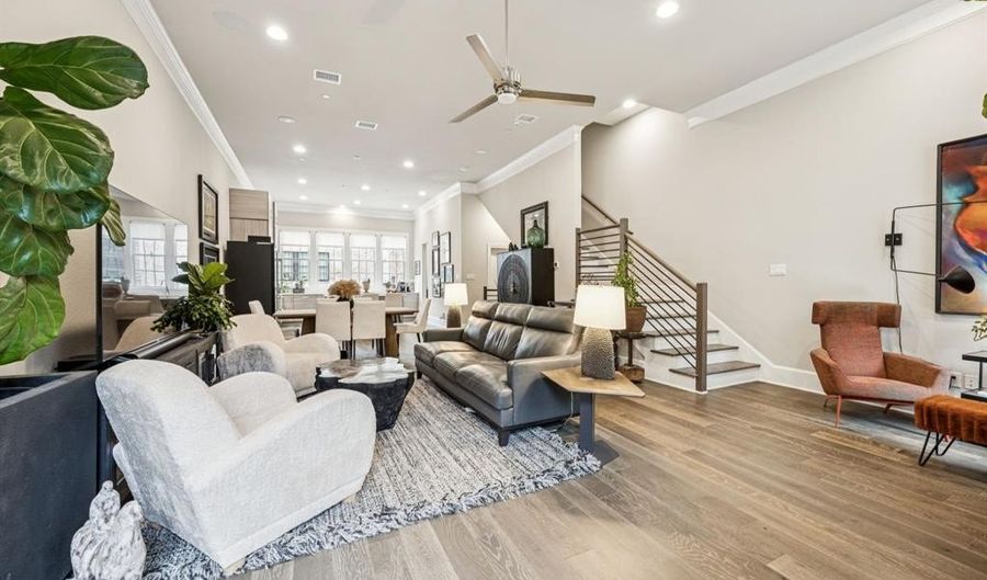 14932 Oak St, Addison, TX 75001 - 3 Beds, 4 Bath