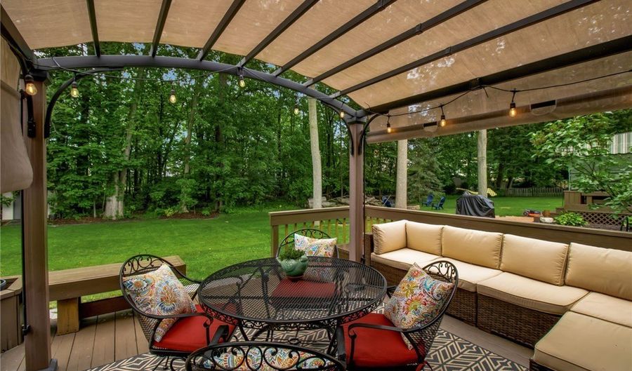 160 Greengage Cir, Amherst, NY 14051 - 3 Beds, 2 Bath