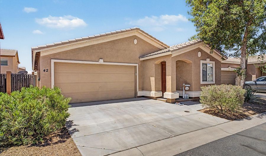 900 W BROADWAY Ave 42, Apache Junction, AZ 85120 - 3 Beds, 2 Bath