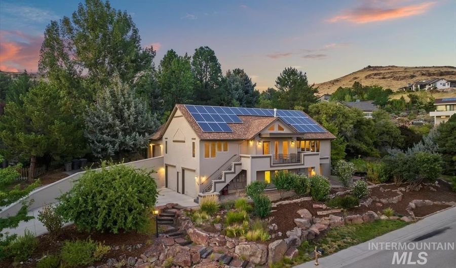 2064 S Stone Ridge Way, Boise, ID 83712 - 3 Beds, 3 Bath