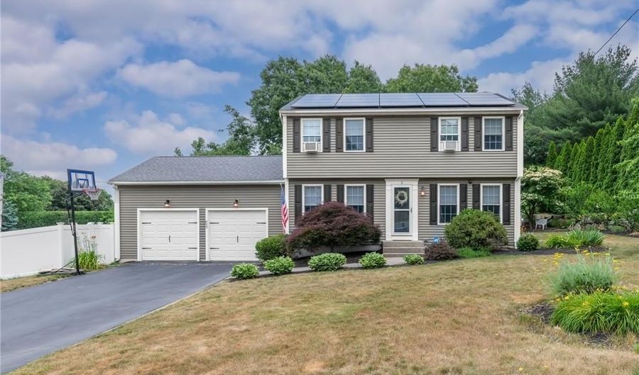 2 Brookfield Rd, Coventry, RI 02816 - 3 Beds, 3 Bath
