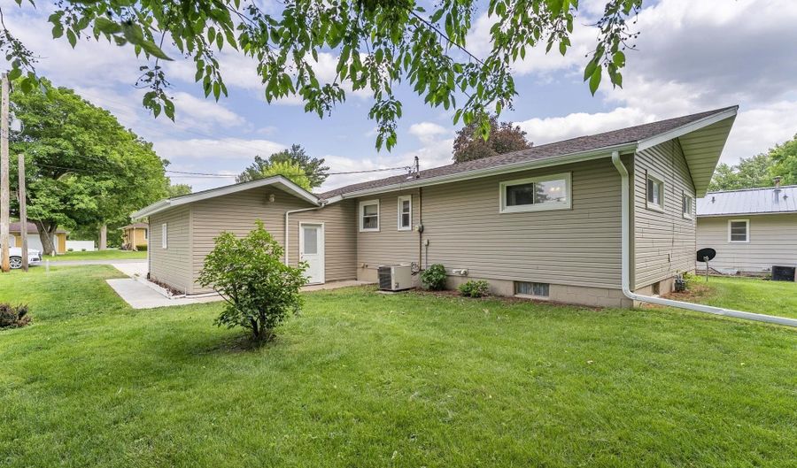 605 SW 5TH Ave, Aledo, IL 61231 - 3 Beds, 2 Bath