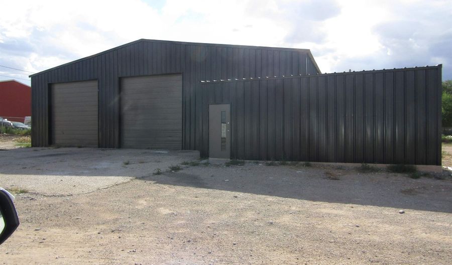 2101 N Roselawn Ave, Artesia, NM 88210 - 0 Beds, 1 Bath