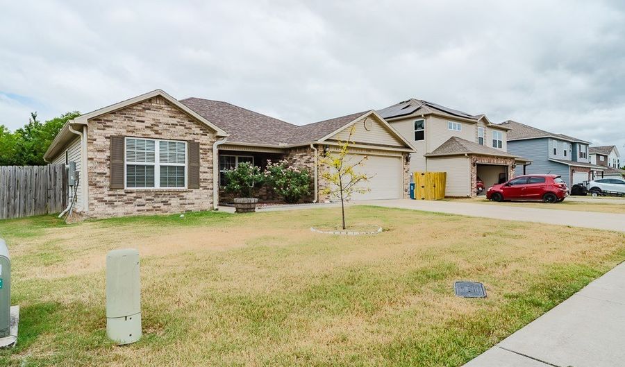 714 Green World St, Bentonville, AR 72712 - 4 Beds, 2 Bath